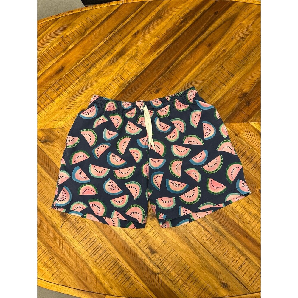 Chubbies Men’s Swim Trunks medium 5.5” Inseam Linerless Watermelon Beach Shorts